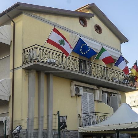 Hotel Herve Marina di Massa Exteriör bild
